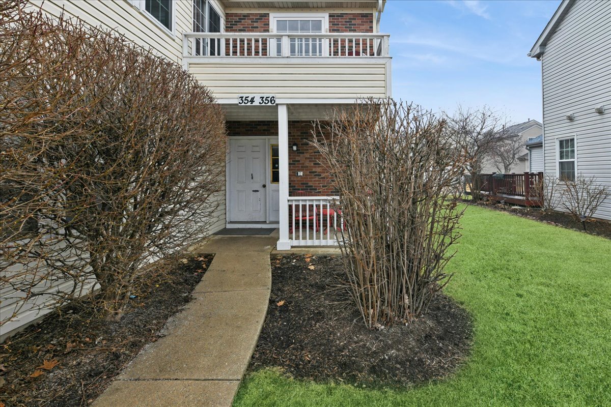 356 OGDEN FALLS Boulevard #356, Oswego, IL 60543