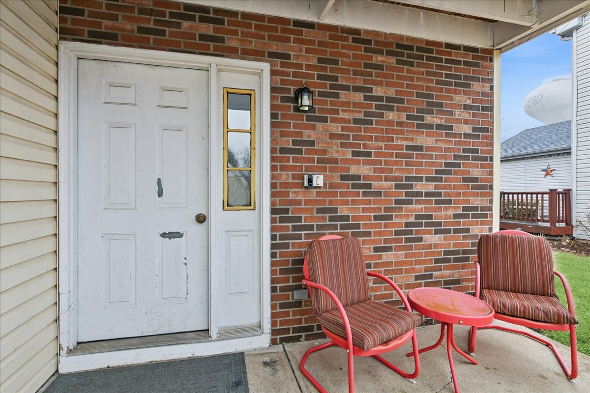 356 OGDEN FALLS Boulevard #356, Oswego, IL 60543