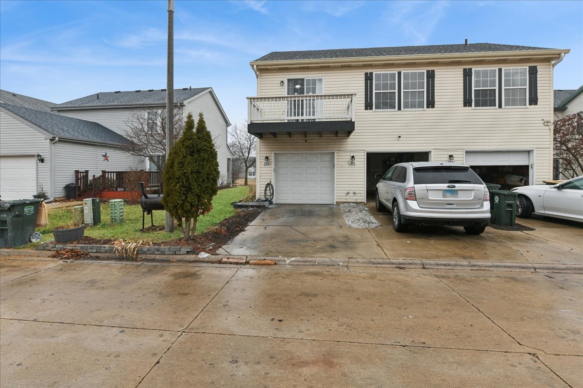 356 OGDEN FALLS Boulevard #356, Oswego, IL 60543