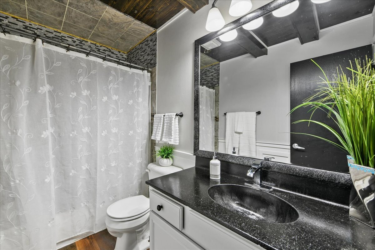 356 OGDEN FALLS Boulevard #356, Oswego, IL 60543