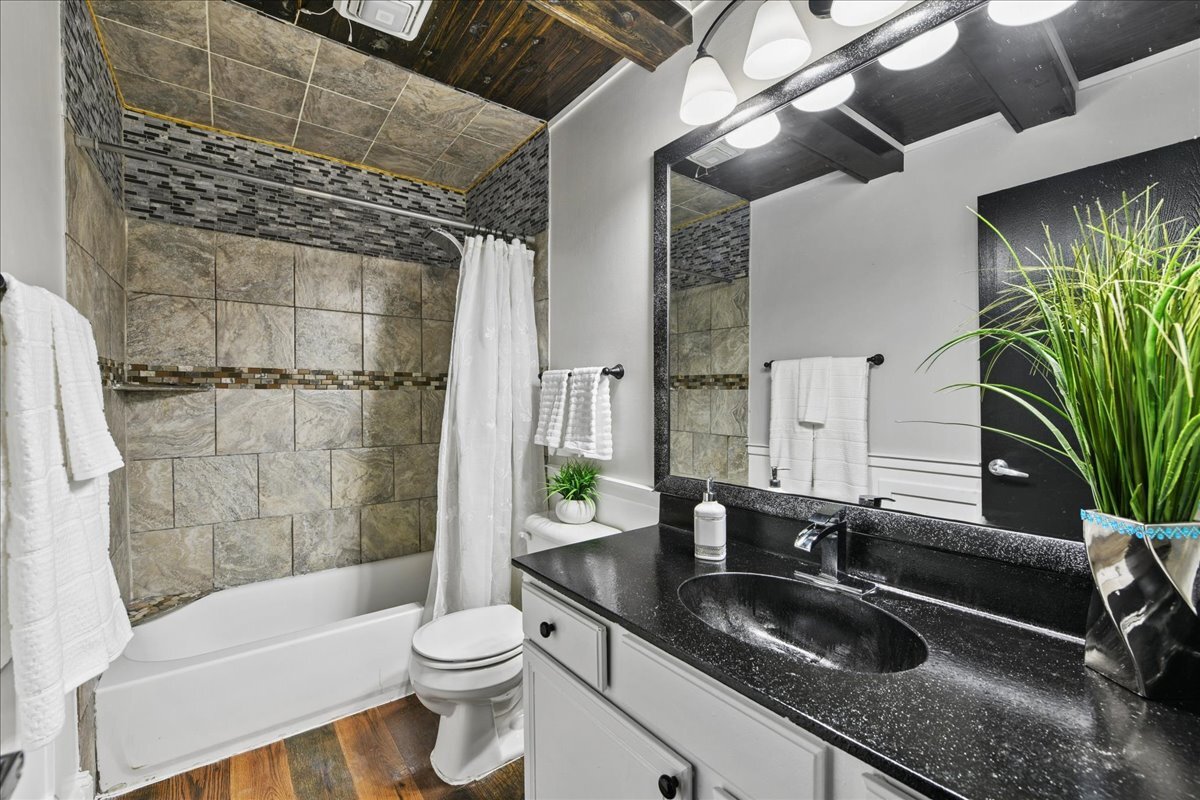 356 OGDEN FALLS Boulevard #356, Oswego, IL 60543