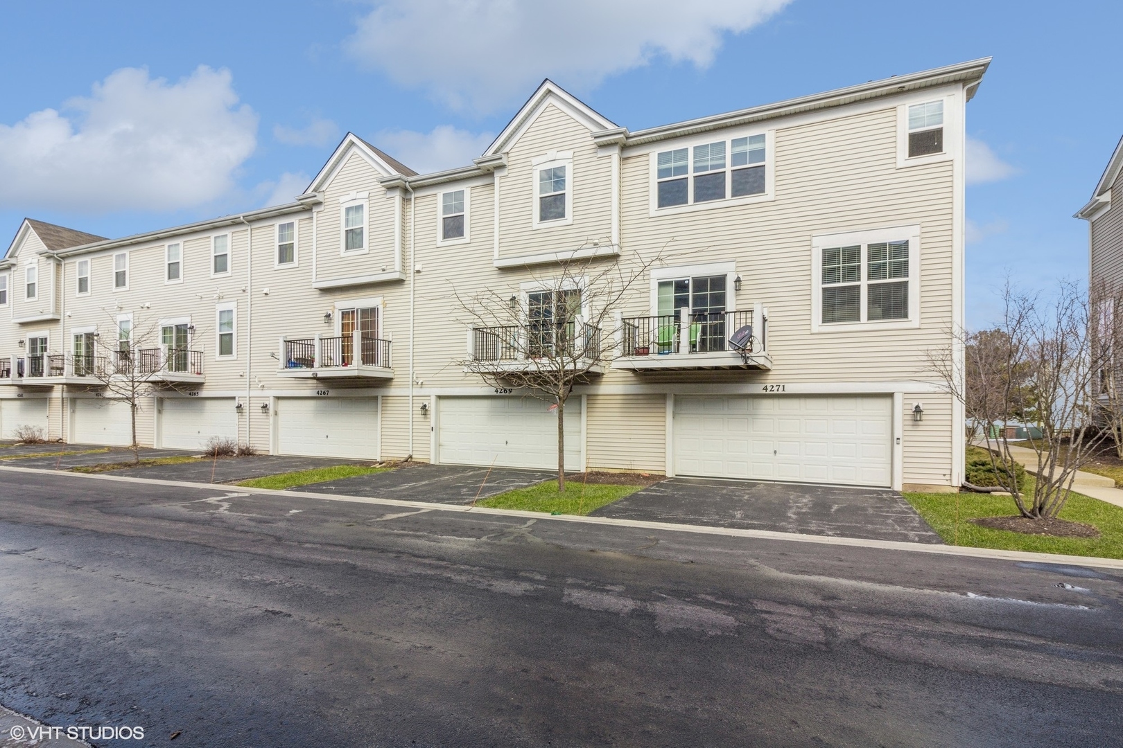 4271 Liberty Street, Aurora, IL 60504