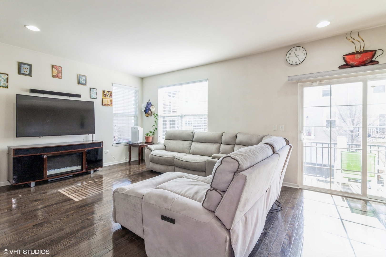 4271 Liberty Street, Aurora, IL 60504