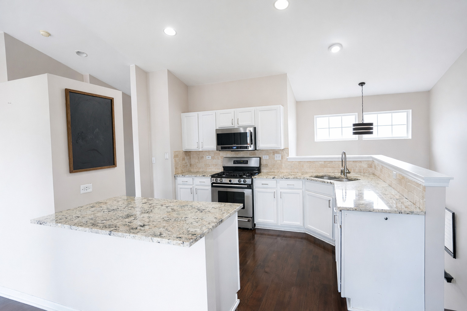 1051 PARKHILL Circle #1051, Aurora, IL 60502