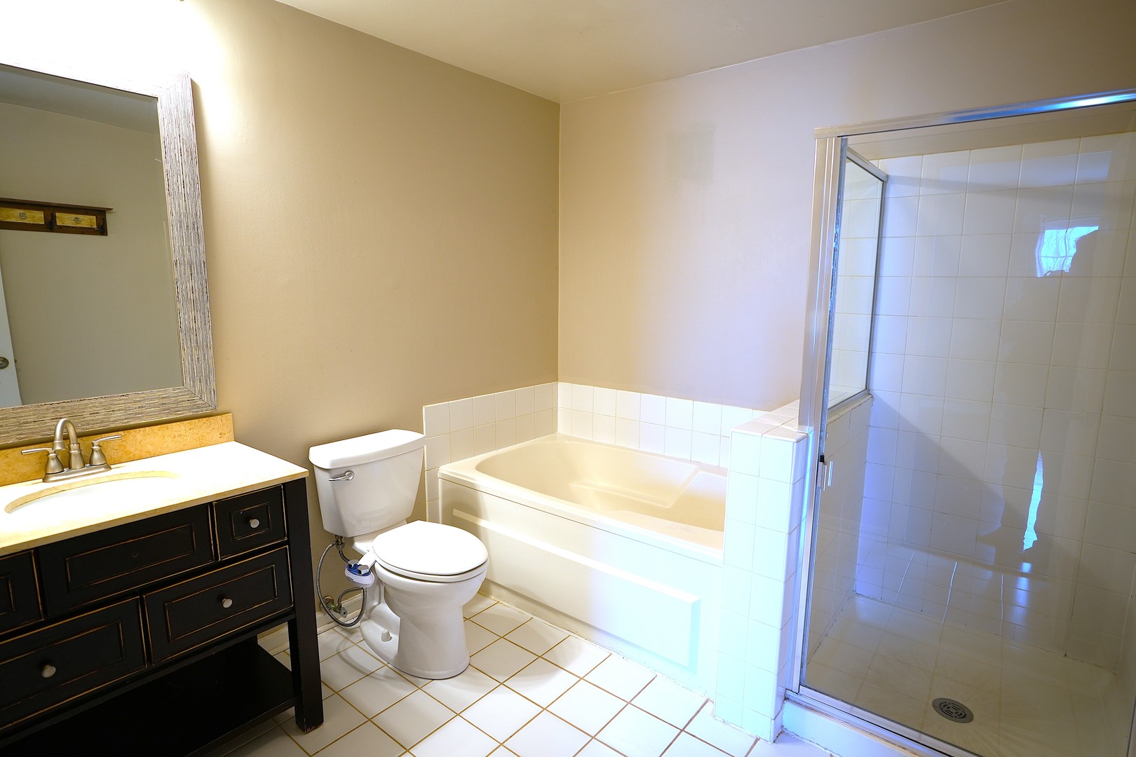 1051 PARKHILL Circle #1051, Aurora, IL 60502