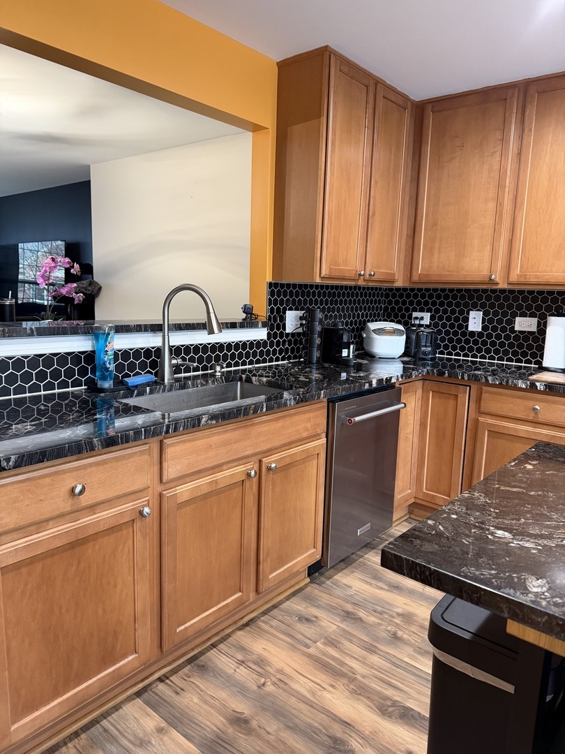 464 Valentine Way, Oswego, IL 60543