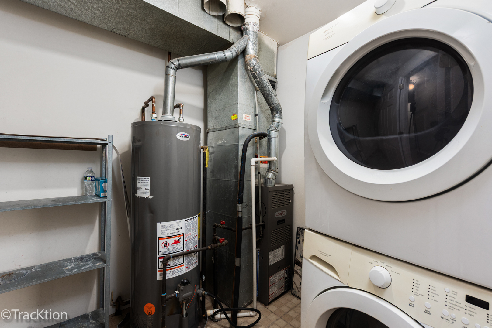 549 E Shag Bark Lane #E, Streamwood, IL 60107