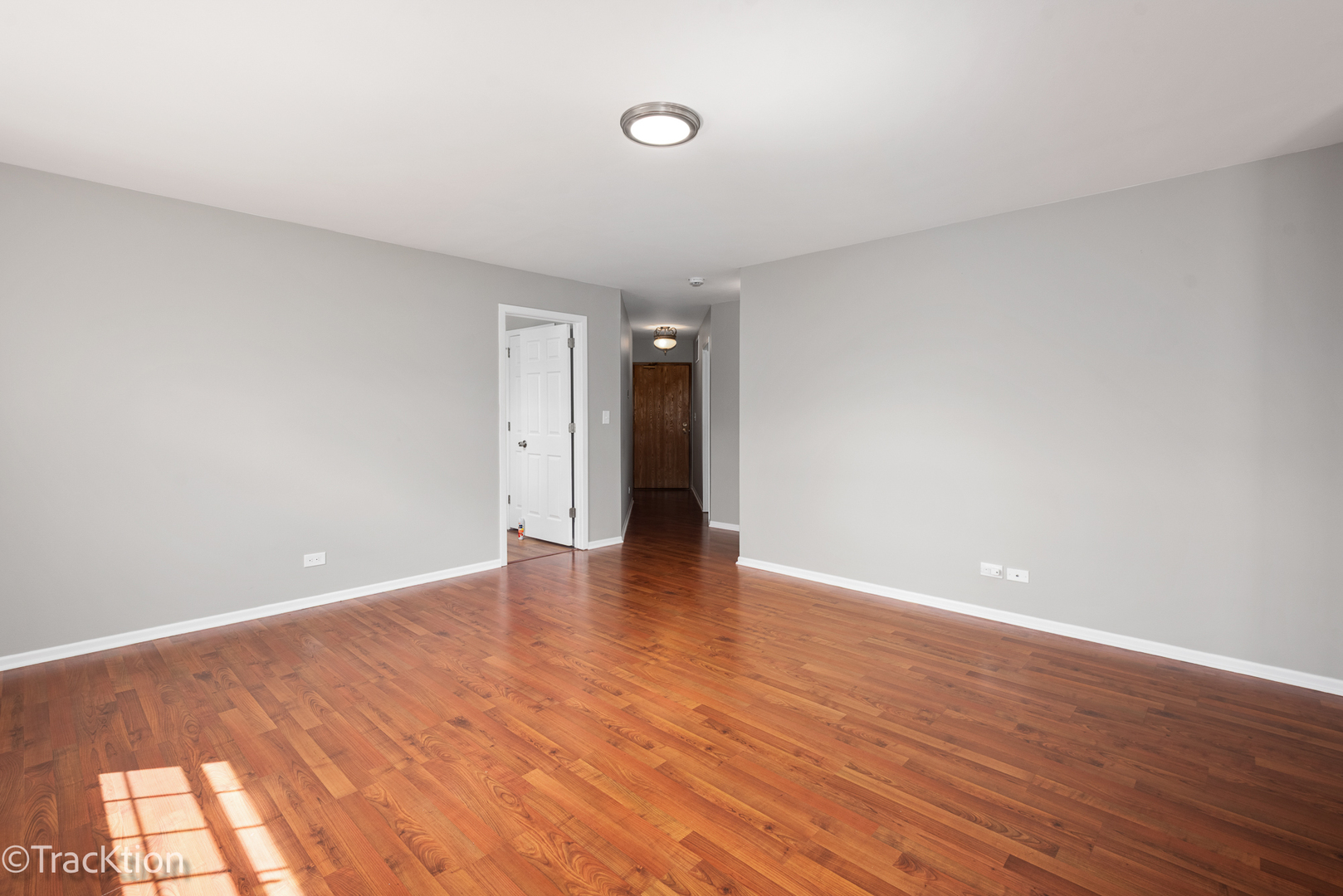 549 E Shag Bark Lane #E, Streamwood, IL 60107