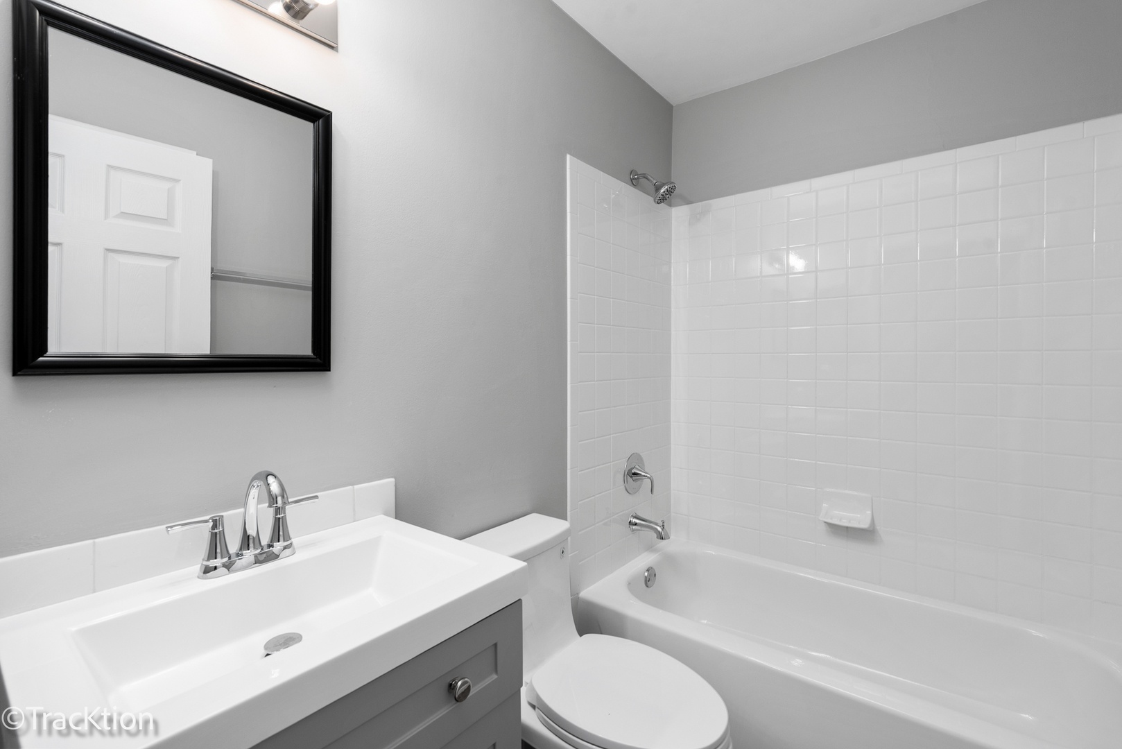 549 E Shag Bark Lane #E, Streamwood, IL 60107