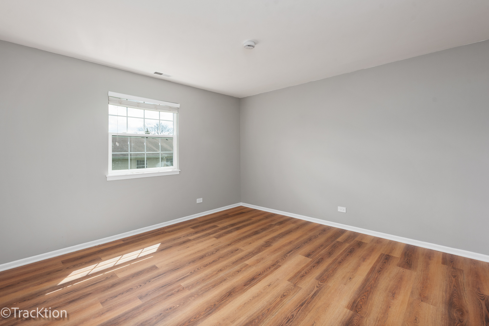 549 E Shag Bark Lane #E, Streamwood, IL 60107