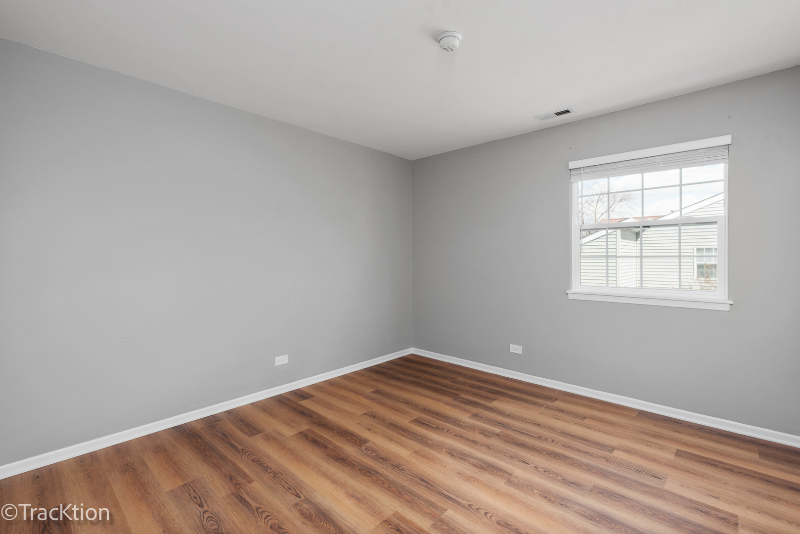 549 E Shag Bark Lane #E, Streamwood, IL 60107