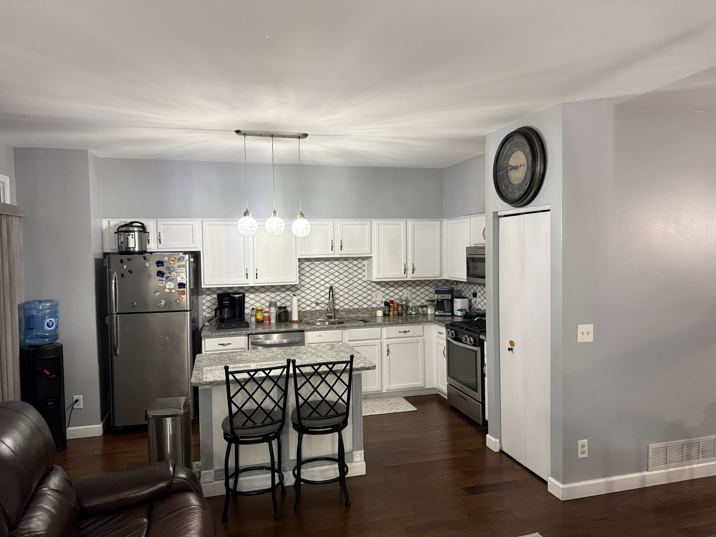 689 S Shannon Drive, Romeoville, IL 60446