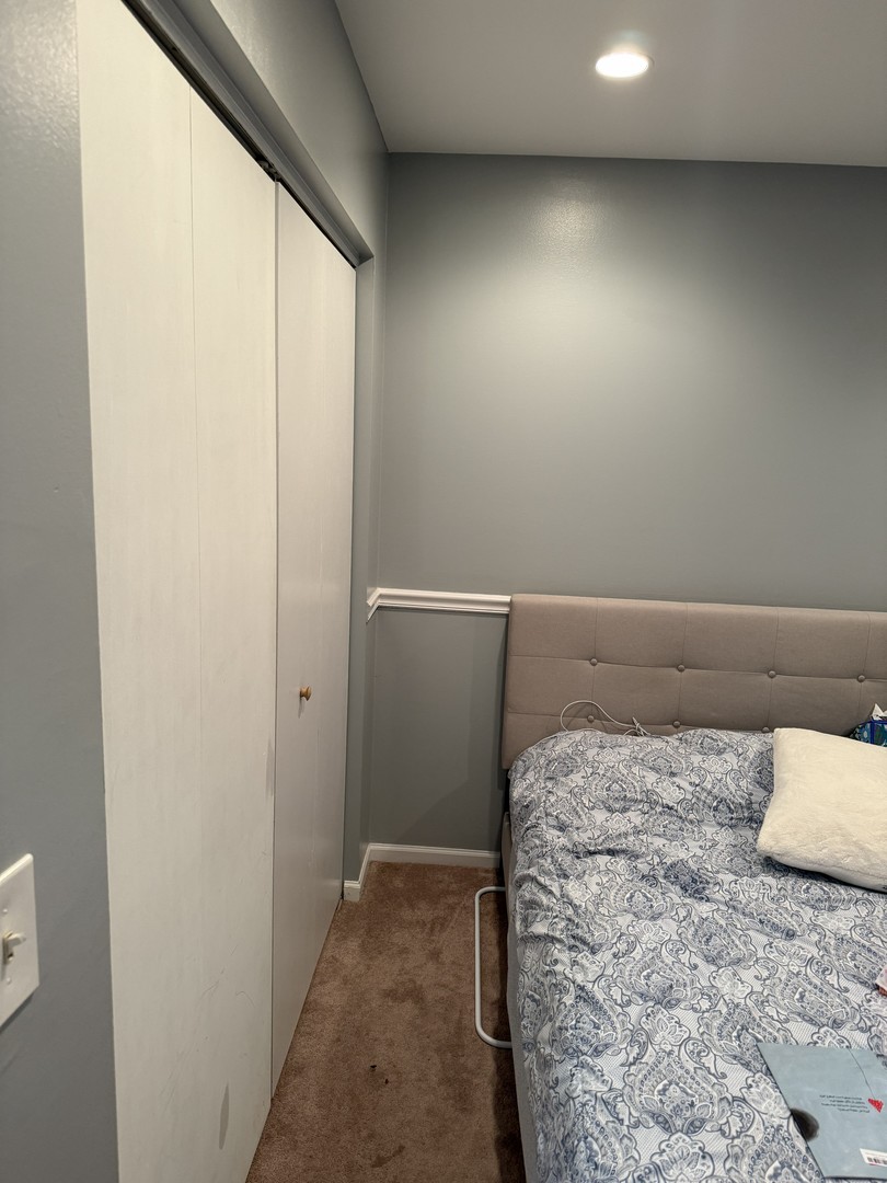 689 S Shannon Drive, Romeoville, IL 60446