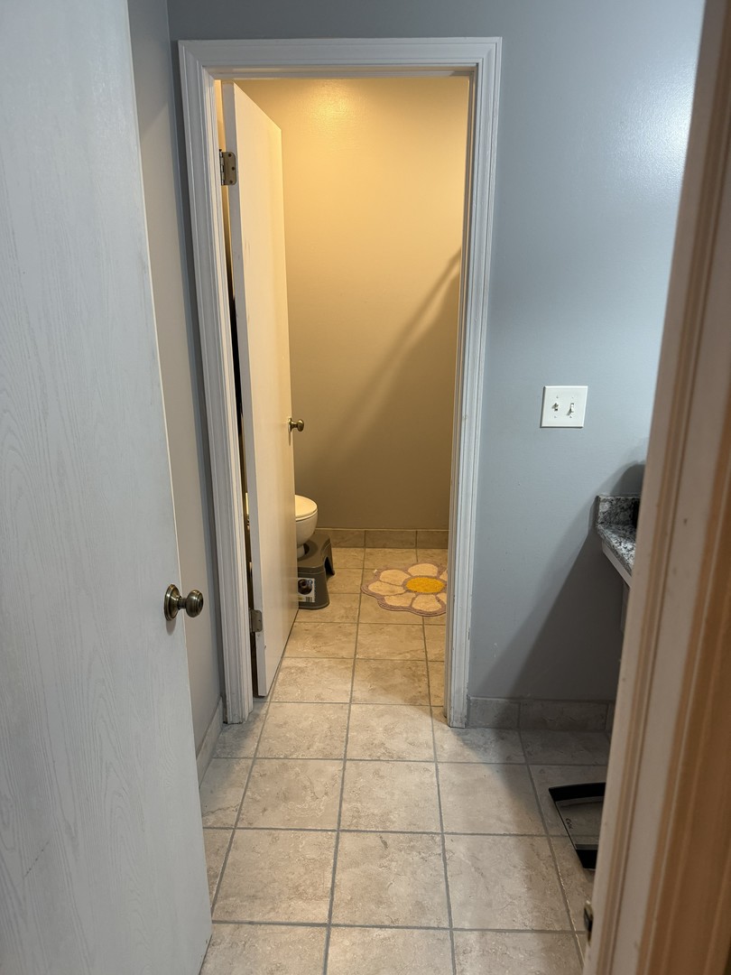 689 S Shannon Drive, Romeoville, IL 60446