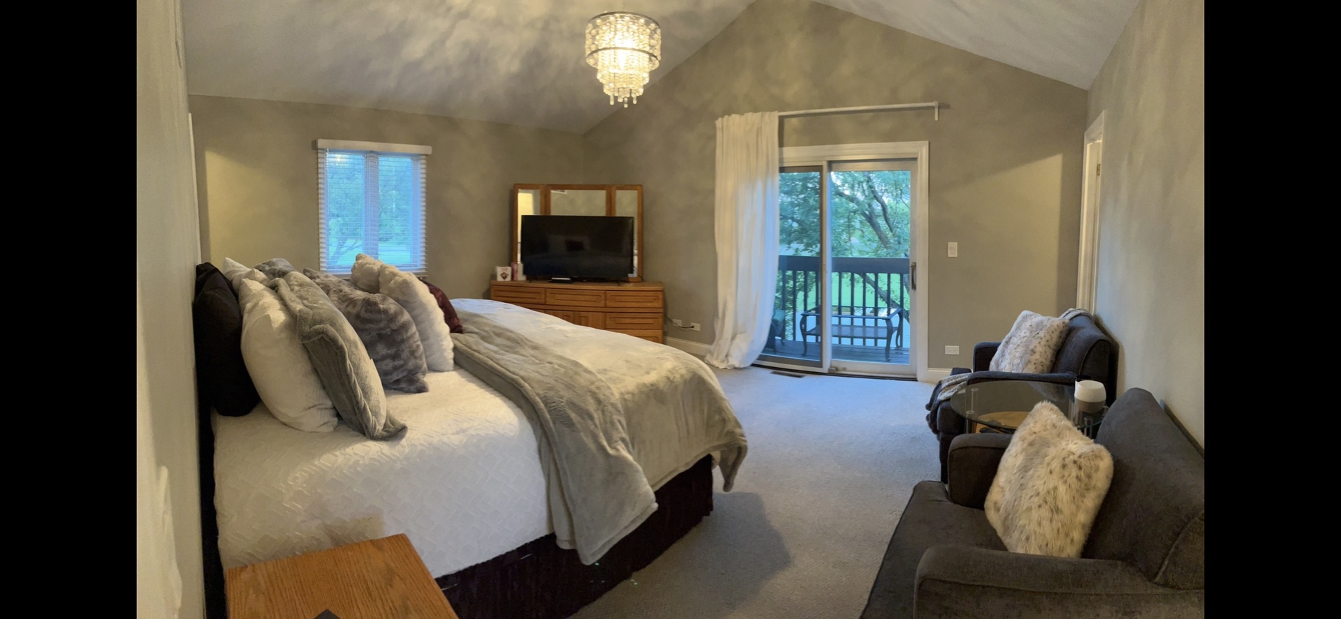 1810 Golf View Drive, Bartlett, IL 60103