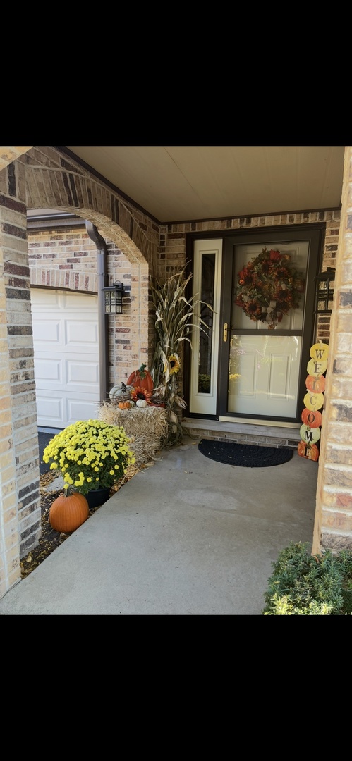 1810 Golf View Drive, Bartlett, IL 60103