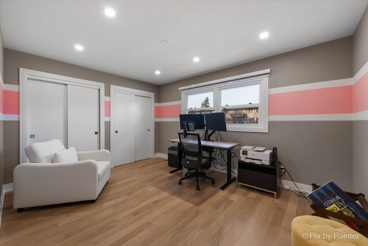 1214 E Suffield Drive, Arlington Heights, IL 60004