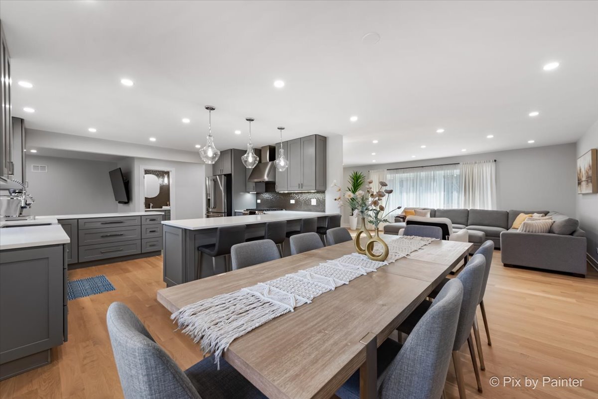 1214 E Suffield Drive, Arlington Heights, IL 60004