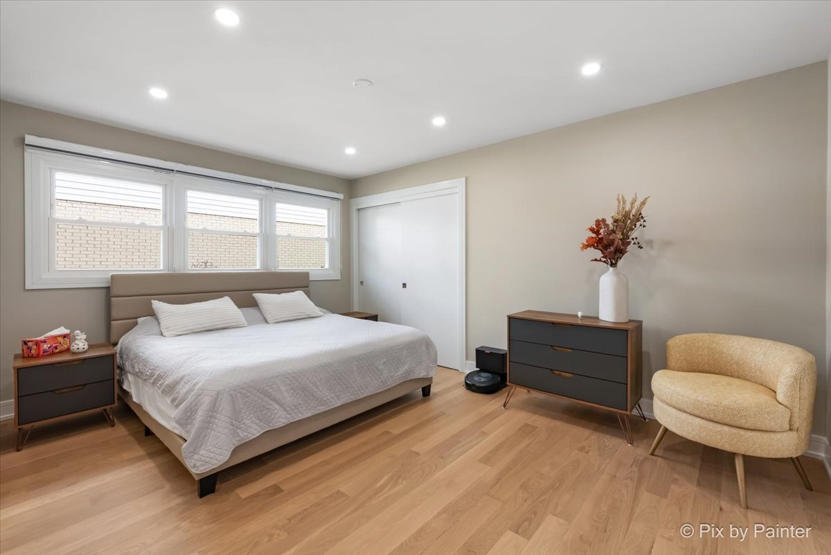 1214 E Suffield Drive, Arlington Heights, IL 60004