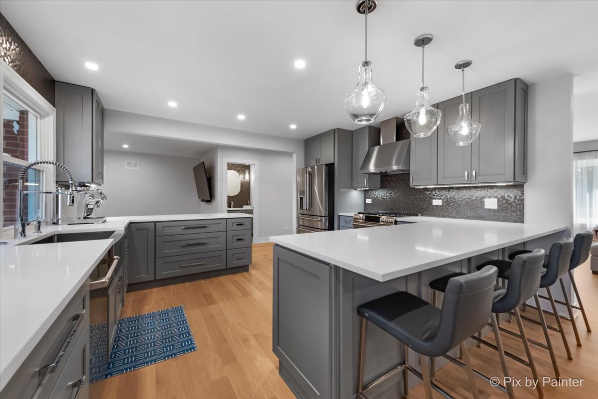 1214 E Suffield Drive, Arlington Heights, IL 60004