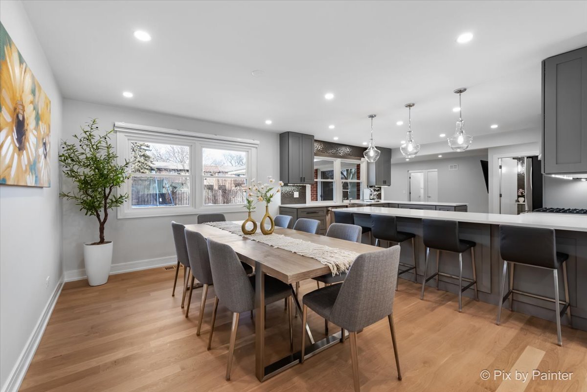 1214 E Suffield Drive, Arlington Heights, IL 60004