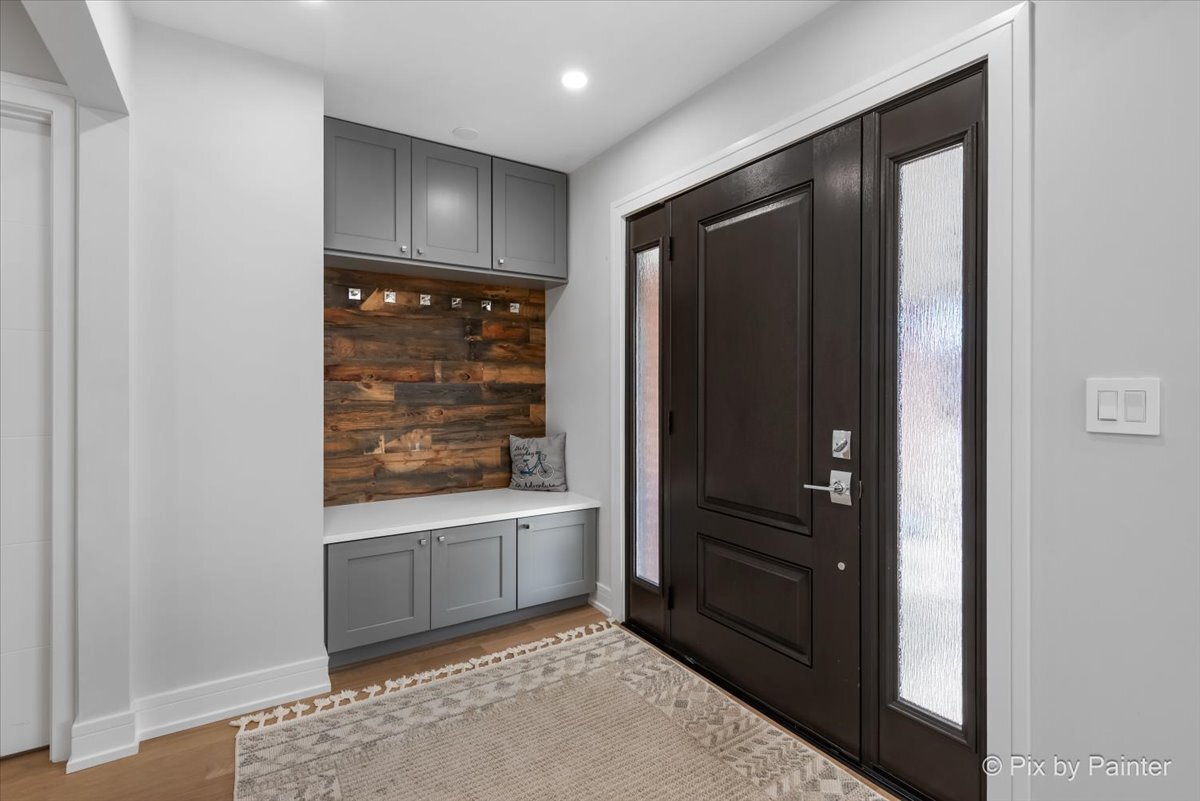 1214 E Suffield Drive, Arlington Heights, IL 60004