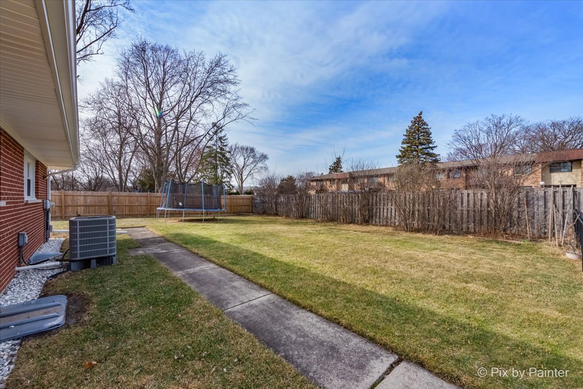 1214 E Suffield Drive, Arlington Heights, IL 60004
