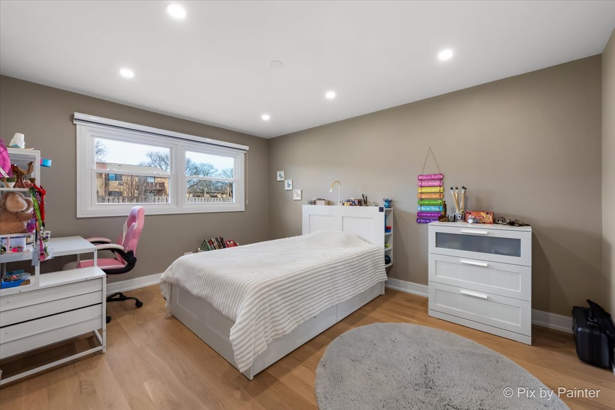 1214 E Suffield Drive, Arlington Heights, IL 60004