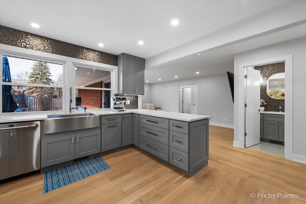 1214 E Suffield Drive, Arlington Heights, IL 60004