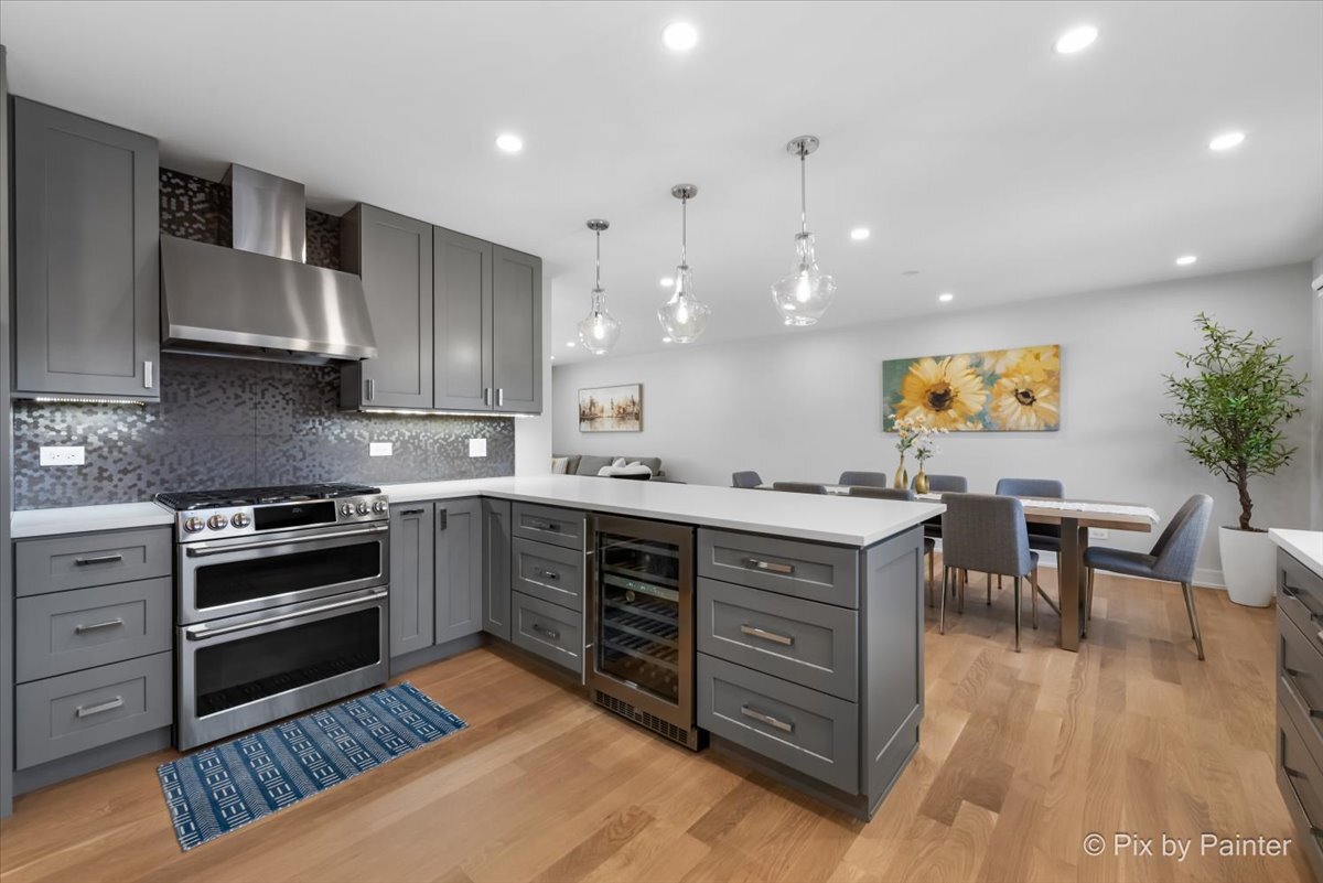 1214 E Suffield Drive, Arlington Heights, IL 60004