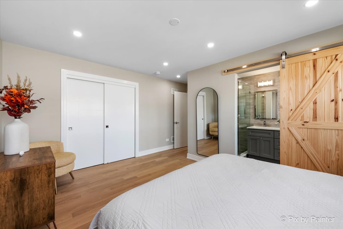 1214 E Suffield Drive, Arlington Heights, IL 60004