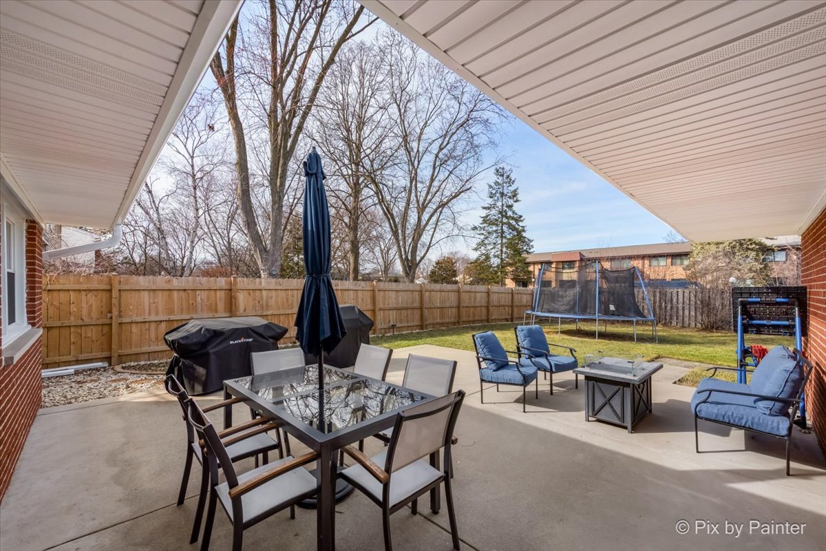 1214 E Suffield Drive, Arlington Heights, IL 60004