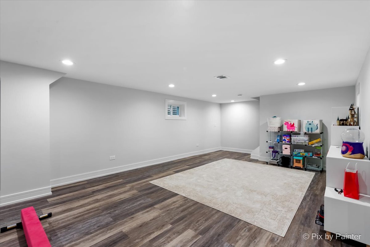 1214 E Suffield Drive, Arlington Heights, IL 60004