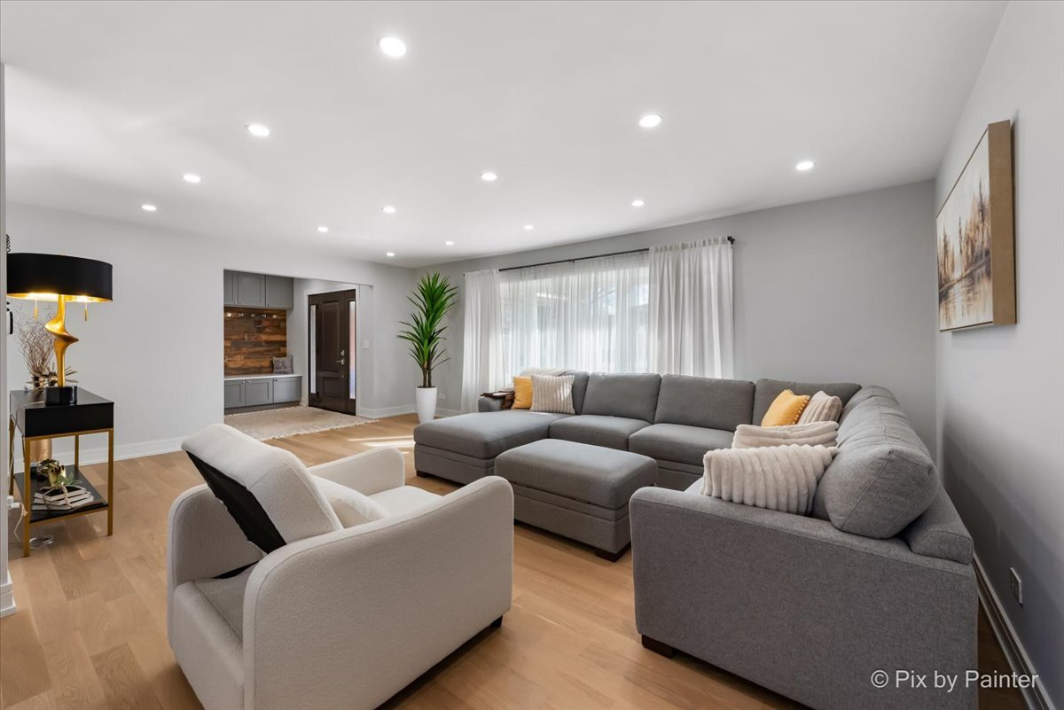 1214 E Suffield Drive, Arlington Heights, IL 60004