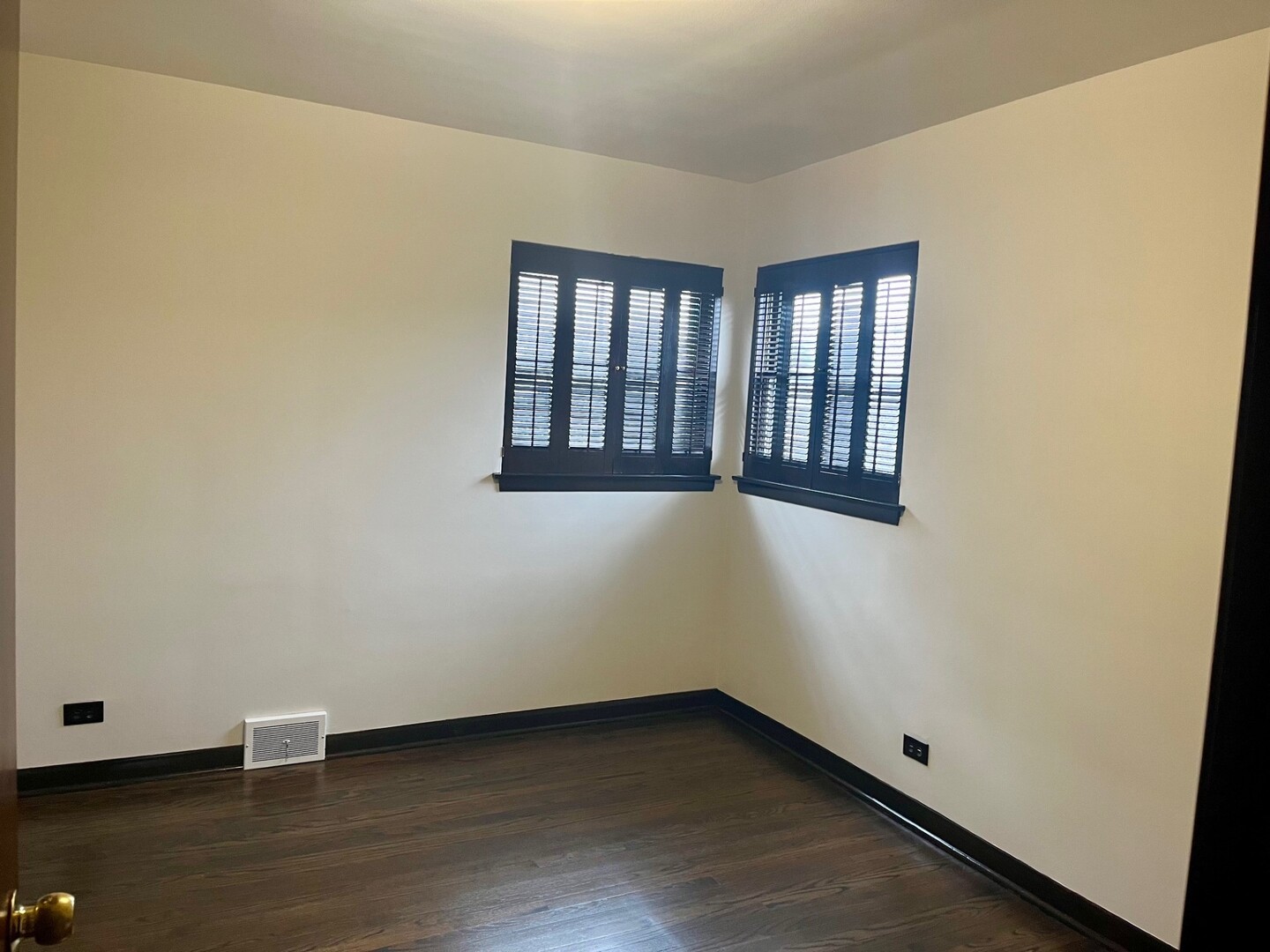 4025 Elmwood Avenue, Stickney, IL 60402