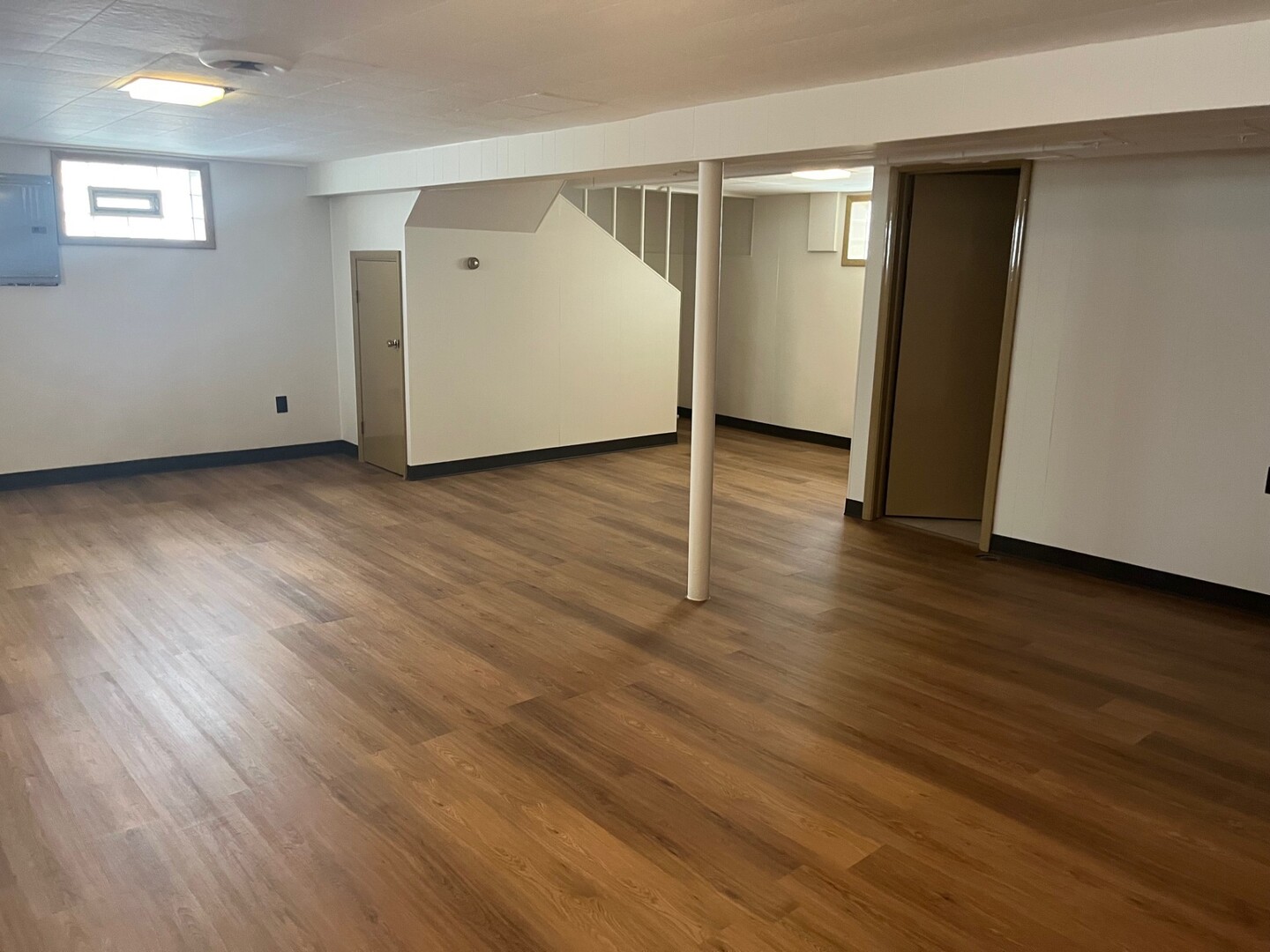 4025 Elmwood Avenue, Stickney, IL 60402