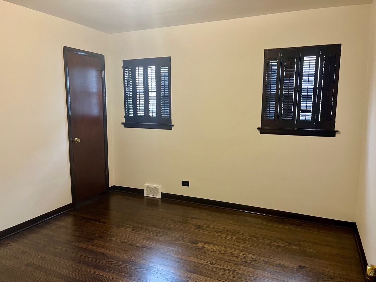 4025 Elmwood Avenue, Stickney, IL 60402