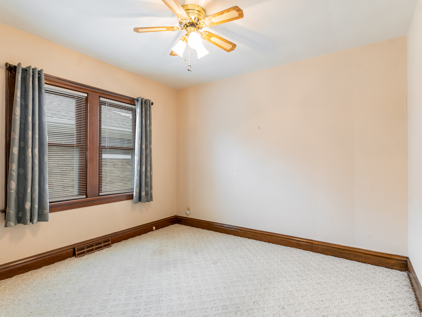 1115 N Prairie Avenue, Joliet, IL 60435