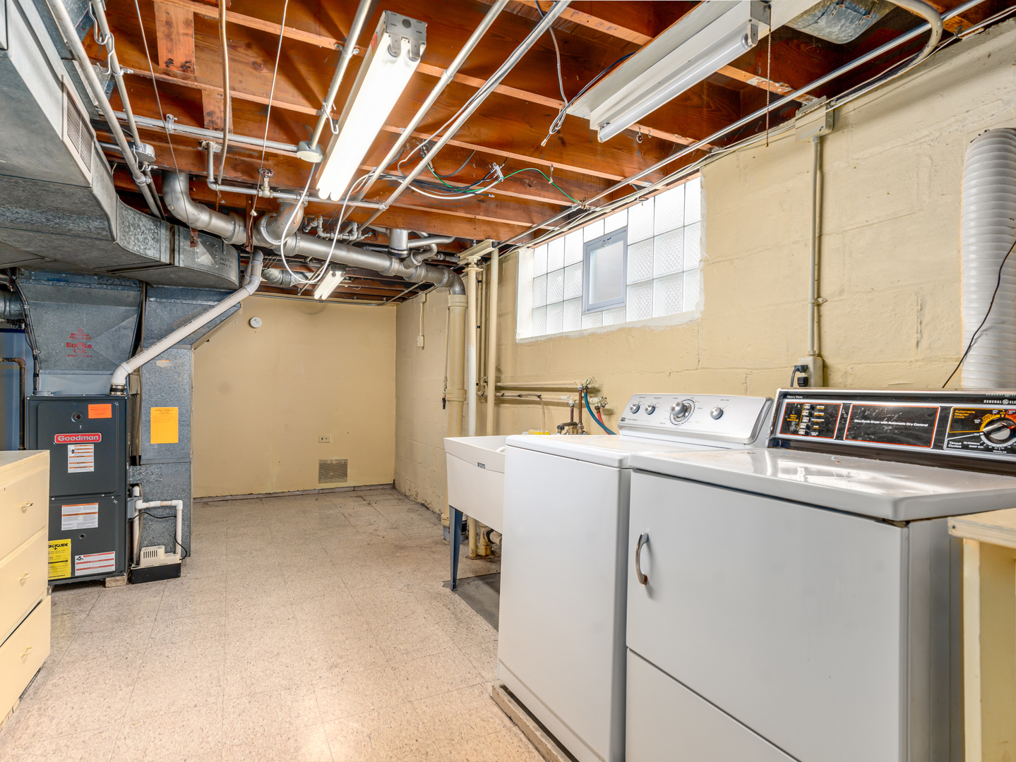 1115 N Prairie Avenue, Joliet, IL 60435