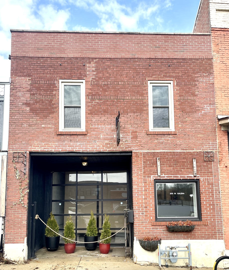 205 W Galena Boulevard, Aurora, IL 60506