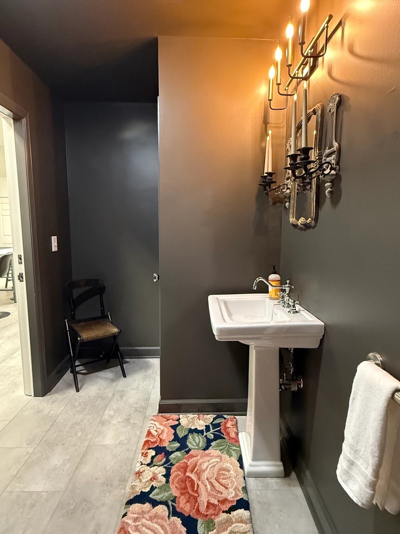 205 W Galena Boulevard, Aurora, IL 60506