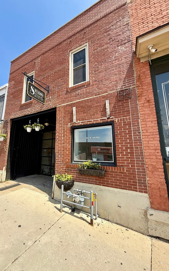 205 W Galena Boulevard, Aurora, IL 60506