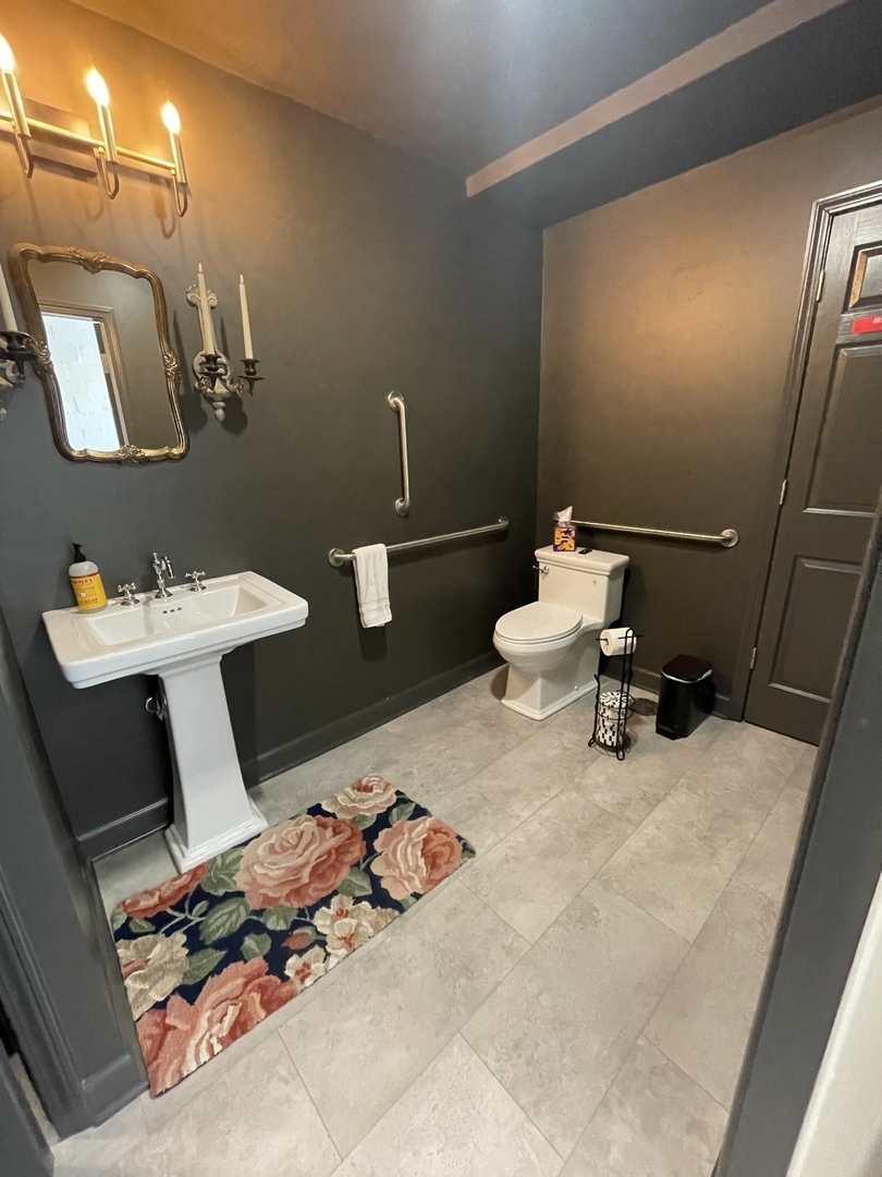 205 W Galena Boulevard, Aurora, IL 60506