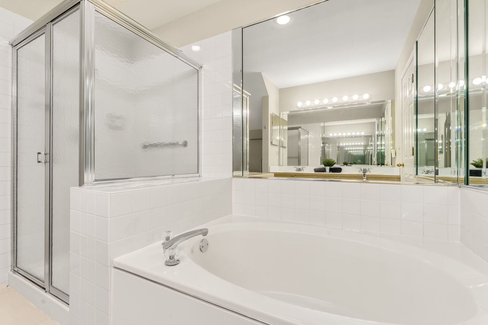 741 Old Creek Court, Elk Grove Village, IL 60007