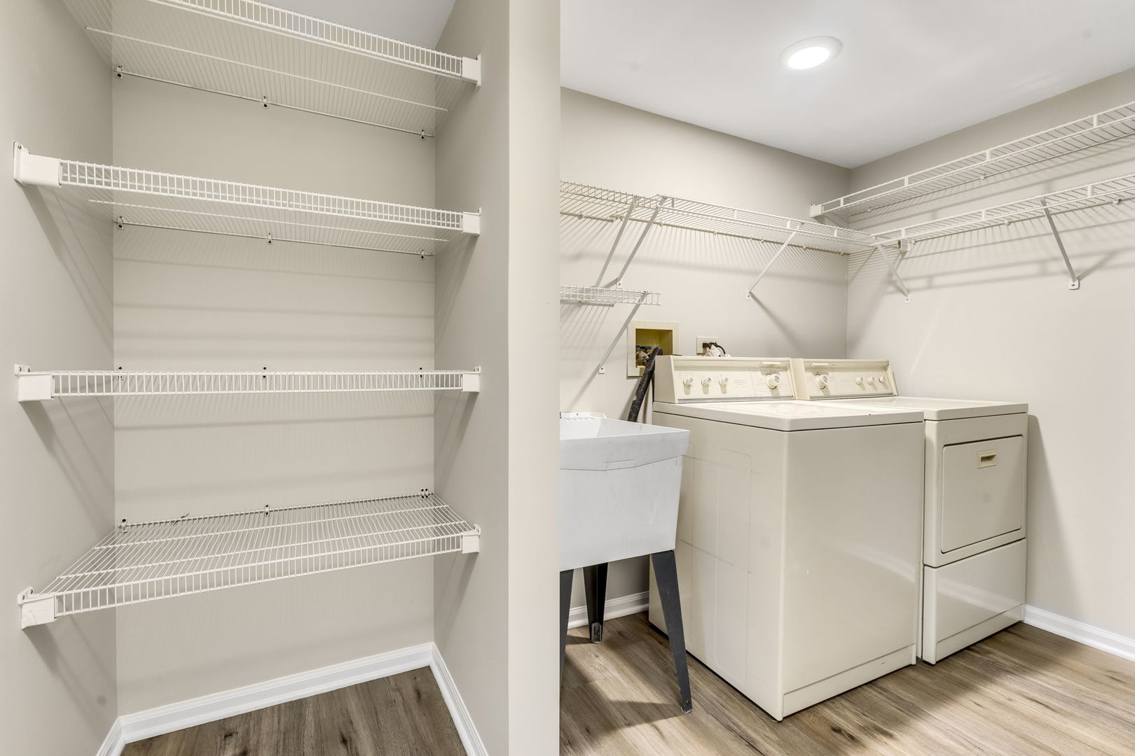 741 Old Creek Court, Elk Grove Village, IL 60007