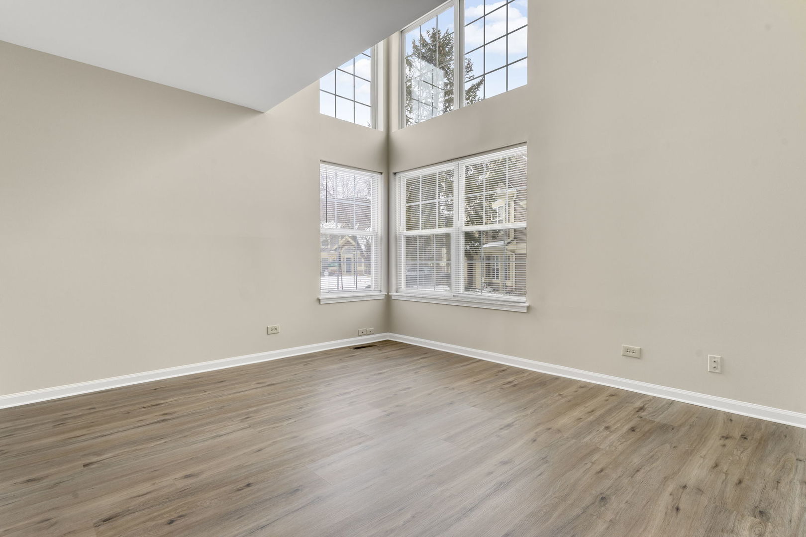 741 Old Creek Court, Elk Grove Village, IL 60007