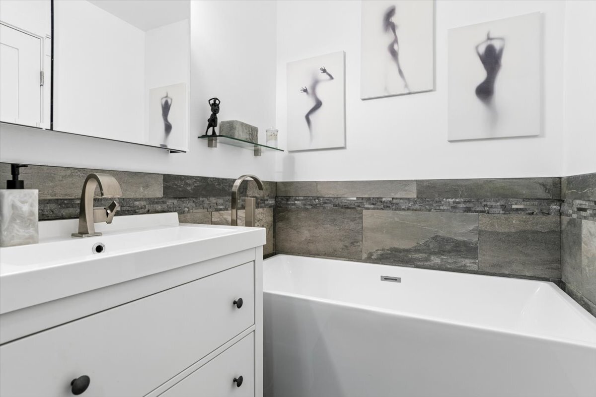 1109 S Edson Avenue, Lombard, IL 60148