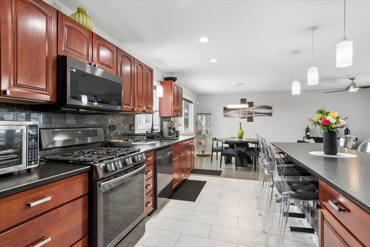 1109 S Edson Avenue, Lombard, IL 60148