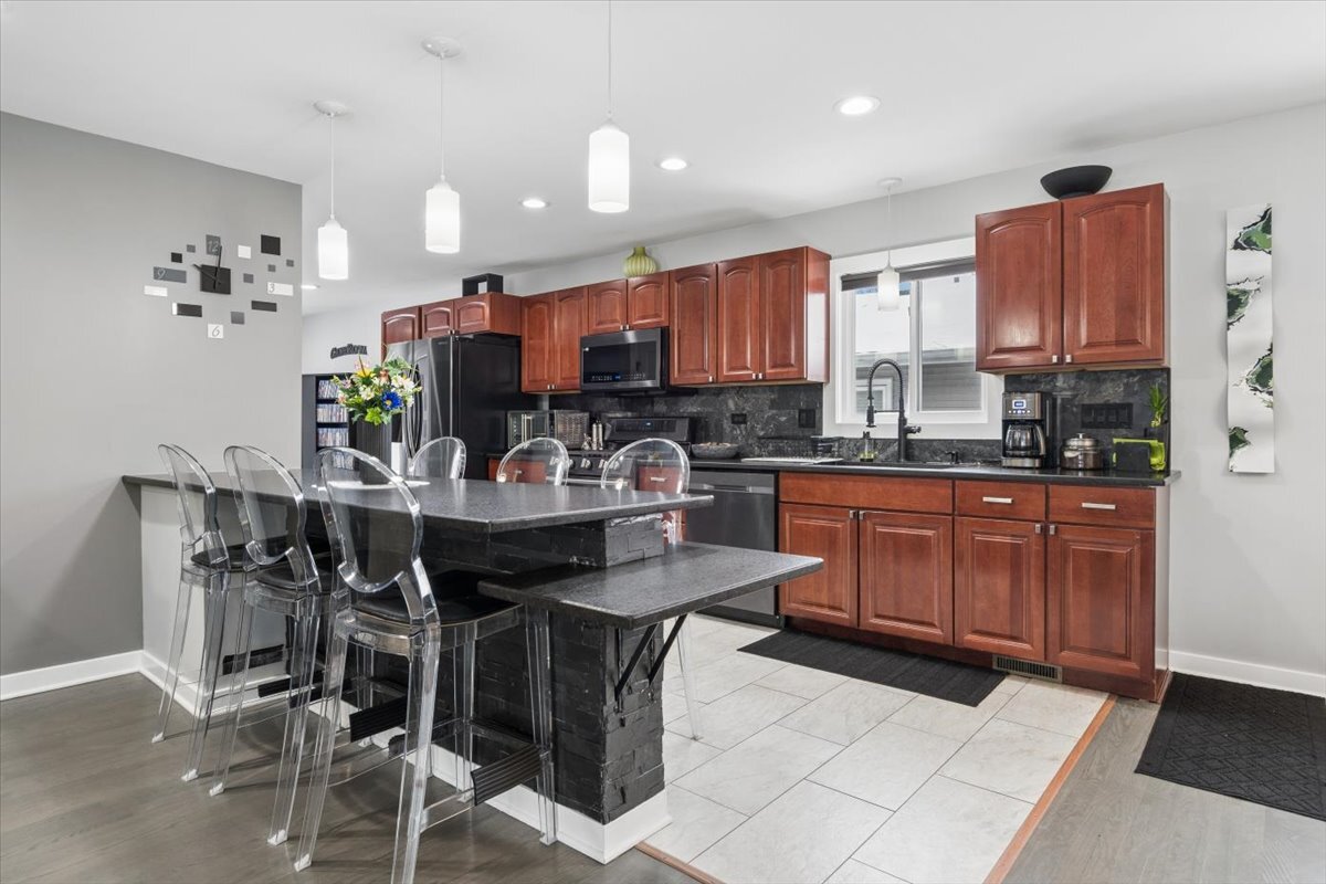 1109 S Edson Avenue, Lombard, IL 60148