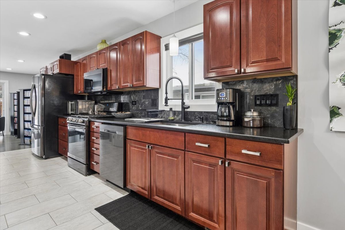 1109 S Edson Avenue, Lombard, IL 60148